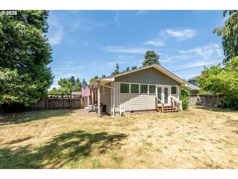 Exterior - 1524 Galaway Ct, Eugene, OR 97401 photo 6 of 10