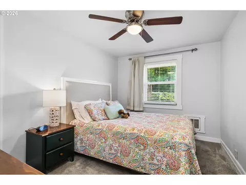 Bedroom - 1524 Galaway Ct, Eugene, OR 97401 photo 1 of 7