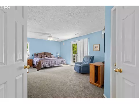 Bedroom - 1083 SE Acacia Pl, Gresham, OR 97080 photo 2 of 2