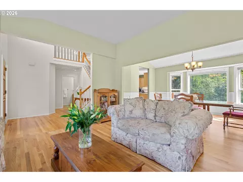 Living - 1083 SE Acacia Pl, Gresham, OR 97080 photo 3 of 4