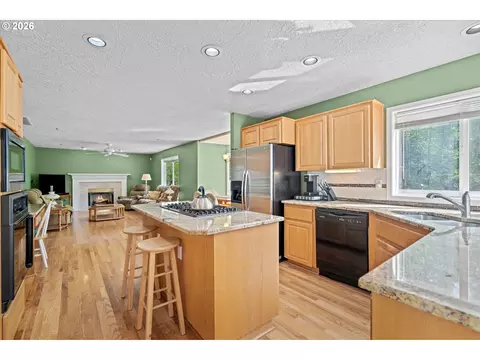 Kitchen - 1083 SE Acacia Pl, Gresham, OR 97080 photo 1 of 6