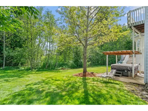 Exterior - 1083 SE Acacia Pl, Gresham, OR 97080 photo 8 of 10