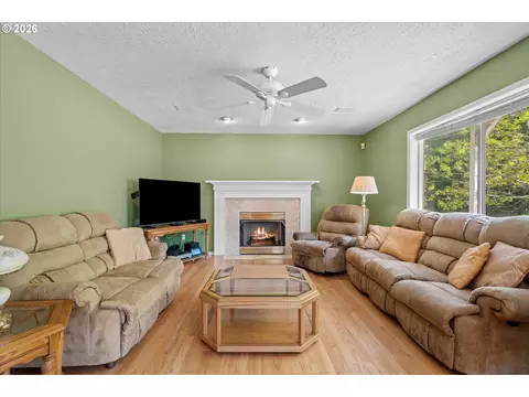 Living - 1083 SE Acacia Pl, Gresham, OR 97080 photo 4 of 4