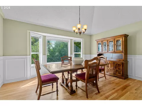 Dining - 1083 SE Acacia Pl, Gresham, OR 97080 photo 1 of 5