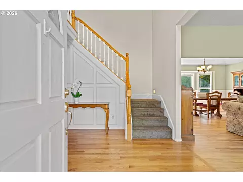 Entry Way - 1083 SE Acacia Pl, Gresham, OR 97080 photo 2 of 4