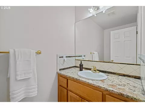 Bath - 1083 SE Acacia Pl, Gresham, OR 97080 photo 1 of 6