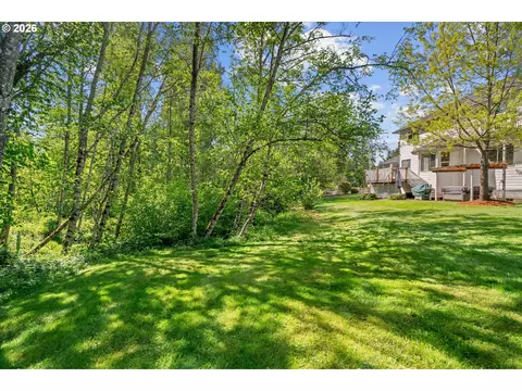 Exterior - 1083 SE Acacia Pl, Gresham, OR 97080 photo 9 of 10