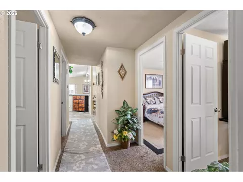 Entry Way - 326 SE Anderson Rd, Boardman, OR 97818 photo 1 of 1
