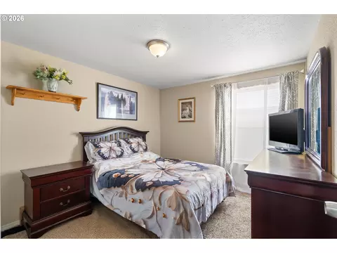 Bedroom - 326 SE Anderson Rd, Boardman, OR 97818 photo 4 of 4