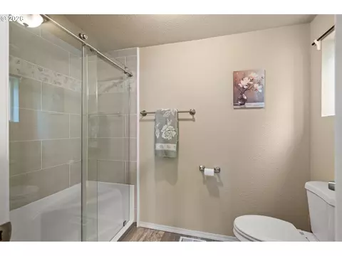 Bath - 326 SE Anderson Rd, Boardman, OR 97818 photo 2 of 3