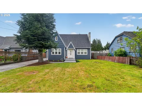 3502 3rd St, Tillamook, OR 97141