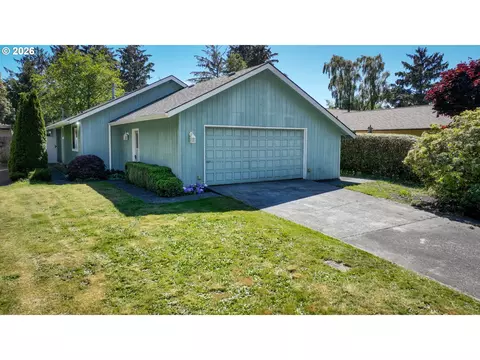 33666 Cullaby Lake Ln, Warrenton, OR 97146