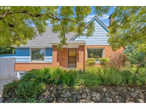 5755 SE Lincoln St, Portland, OR 97215