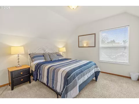 Bedroom - 7850 Pine Beach Loop, Rockaway Beach, OR 97136 photo 5 of 6