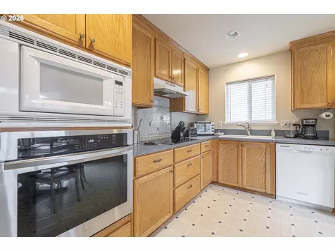 Kitchen - 7850 Pine Beach Loop, Rockaway Beach, OR 97136 photo 4 of 4