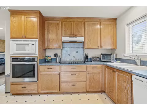 Kitchen - 7850 Pine Beach Loop, Rockaway Beach, OR 97136 photo 1 of 4
