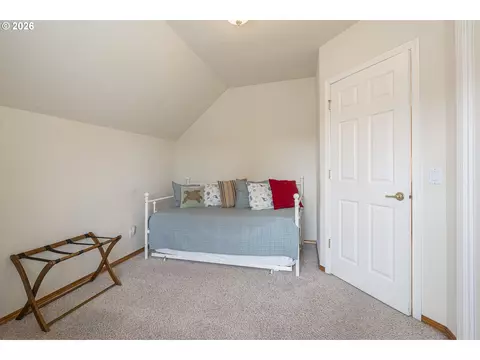Bedroom - 7850 Pine Beach Loop, Rockaway Beach, OR 97136 photo 6 of 6