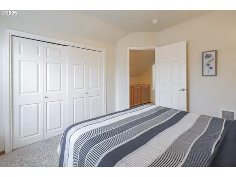 Bedroom - 7850 Pine Beach Loop, Rockaway Beach, OR 97136 photo 4 of 6