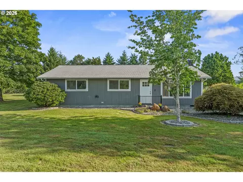 202 Waters Rd, Castle Rock, WA 98611