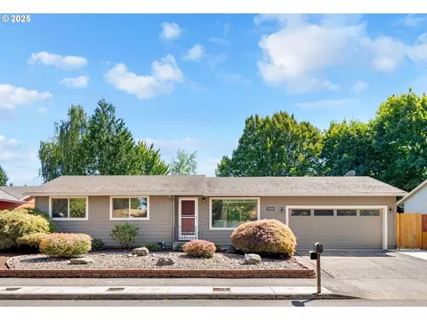 15904 NE Russell St, Portland, OR 97230