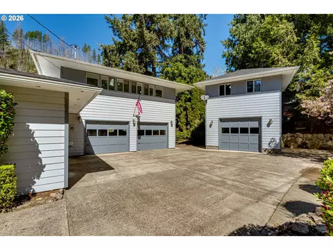 Exterior - 91082 Leashore Dr, Vida, OR 97488 photo 4 of 11