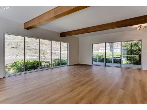 Living - 91082 Leashore Dr, Vida, OR 97488 photo 1 of 9