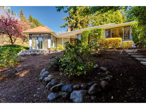 Exterior - 91082 Leashore Dr, Vida, OR 97488 photo 5 of 11