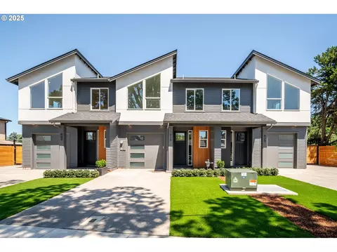 619 E Heintz, Molalla, OR 97038
