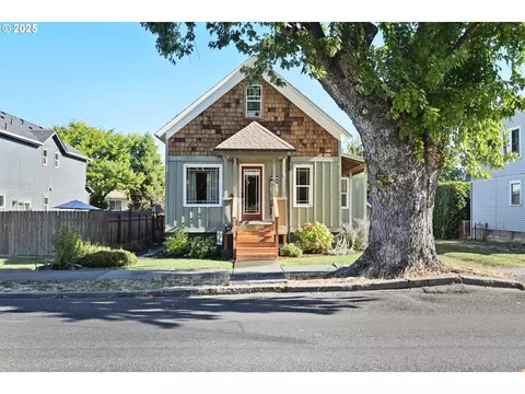811 W 9th St, The Dalles, OR 97058