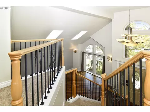 Entry Way - 2571 SElliott Dr, Gresham, OR 97080 photo 4 of 5