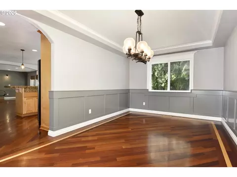 Dining - 2571 SElliott Dr, Gresham, OR 97080 photo 2 of 2