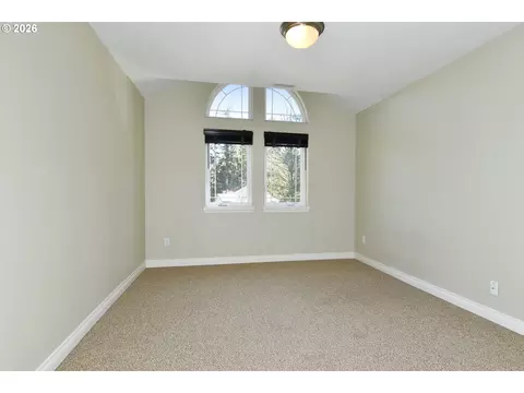 Bedroom - 2571 SElliott Dr, Gresham, OR 97080 photo 4 of 7