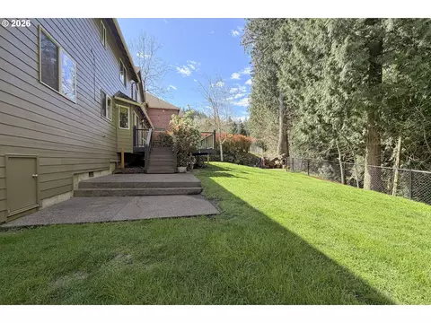Exterior - 2571 SElliott Dr, Gresham, OR 97080 photo 7 of 10