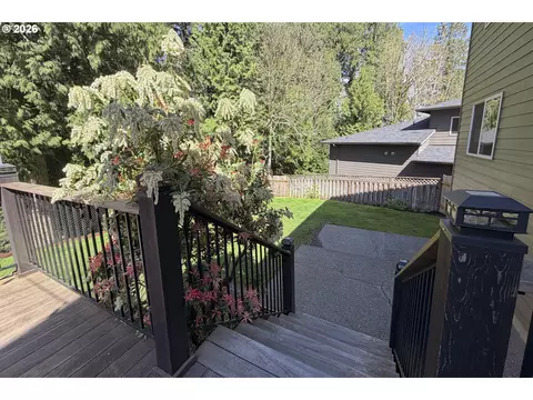 Exterior - 2571 SElliott Dr, Gresham, OR 97080 photo 4 of 10
