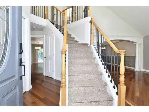 Entry Way - 2571 SElliott Dr, Gresham, OR 97080 photo 1 of 5