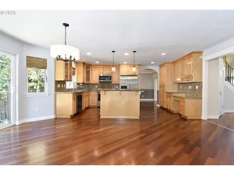 Kitchen - 2571 SElliott Dr, Gresham, OR 97080 photo 4 of 4