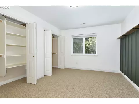 Bedroom - 2571 SElliott Dr, Gresham, OR 97080 photo 6 of 7