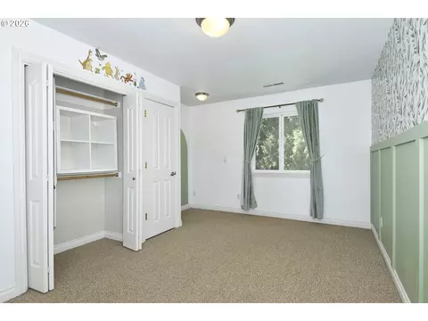 Bedroom - 2571 SElliott Dr, Gresham, OR 97080 photo 2 of 7