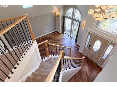 Entry Way - 2571 SElliott Dr, Gresham, OR 97080 photo 3 of 5