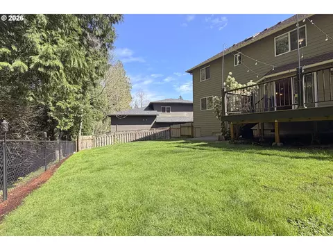 Exterior - 2571 SElliott Dr, Gresham, OR 97080 photo 2 of 10
