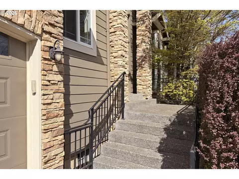 Exterior - 2571 SElliott Dr, Gresham, OR 97080 photo 9 of 10