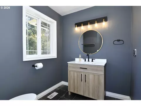 Bath - 2571 SElliott Dr, Gresham, OR 97080 photo 1 of 3