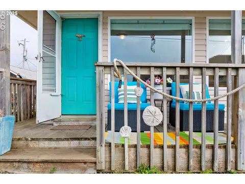 366 N Pacific St, Rockaway Beach, OR 97136