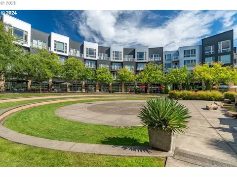12600 SW Crescent St #219, Beaverton, OR 97005