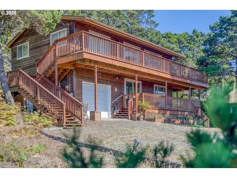 1309 NW Bayshore Dr, Waldport, OR 97394