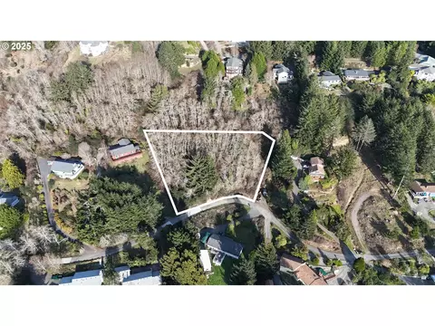 Pelican Bay Dr, Brookings, OR 97415