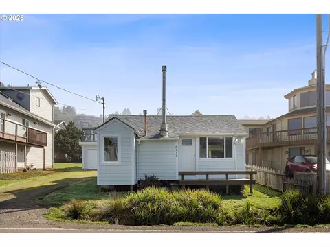 6538 NE Logan Rd, Lincoln City, OR 97367