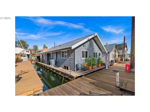 205 N Bridgeton Rd #3, Portland, OR 97217
