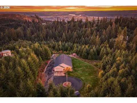 780 Five Peaks Dr, Kalama, WA 98625