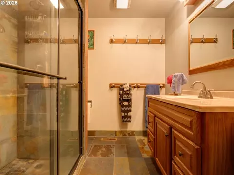 Bath - 67799 E Nicklaus Way, Welches, OR 97067 photo 1 of 2